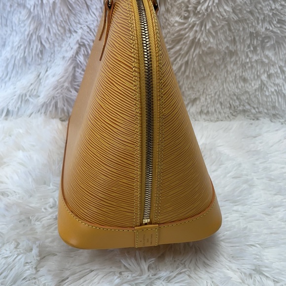 LOUIS VUITTON EPI ALMA PM CITRON AR0947 ‼️FINAL DROP‼️ - Picture 4 of 16